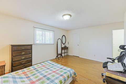 Photo 19 at 8 Millcroft Way, Brownridge, Vaughan