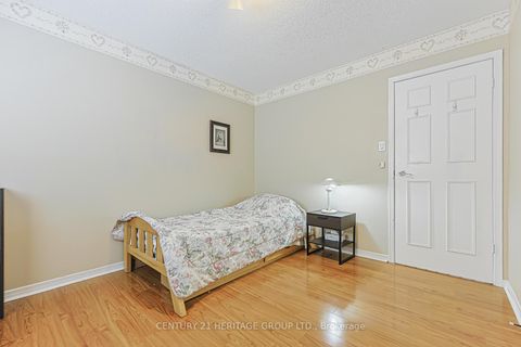 Photo 24 at 8 Millcroft Way, Brownridge, Vaughan