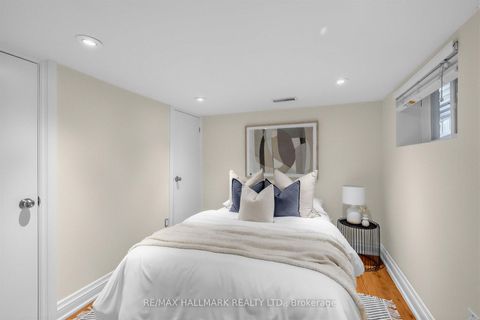 Photo 15 at 1292 Woodbine Avenue, East York, Toronto