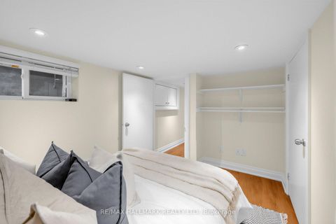 Photo 17 at 1292 Woodbine Avenue, East York, Toronto