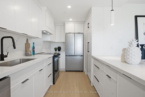 Photo 6 at 911 - 45 Southport Street, Swansea, Toronto
