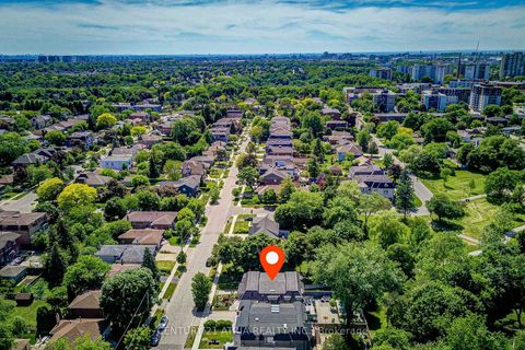 Photo 2 at 460 Hounslow Avenue, Willowdale West, Toronto
