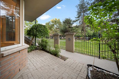Photo 2 at 1125 - 28 Sommerset Way, Willowdale East, Toronto