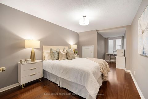 Photo 17 at 1125 - 28 Sommerset Way, Willowdale East, Toronto