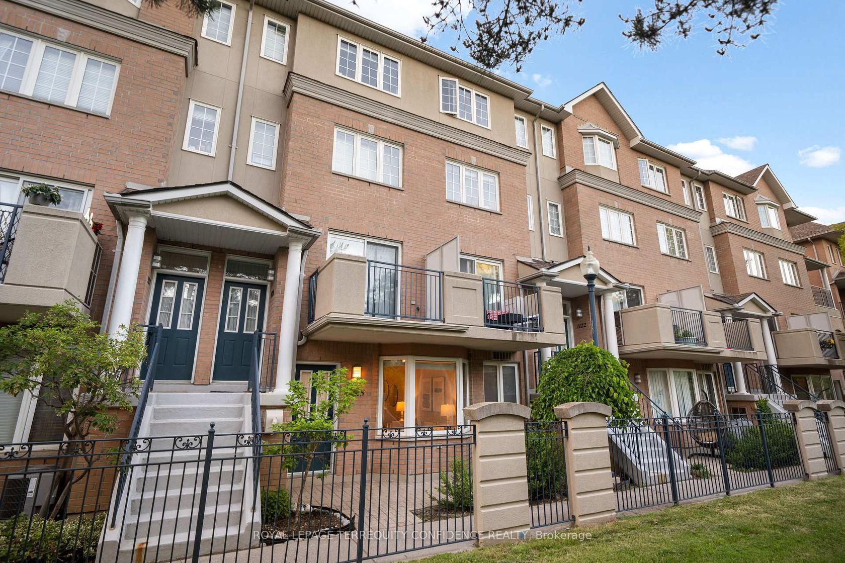 1125 - 28 Sommerset Way, Willowdale East, Toronto 