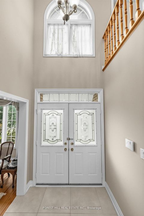 Photo 4 at 17 Lady Lynn Crescent, Doncrest, Richmond Hill