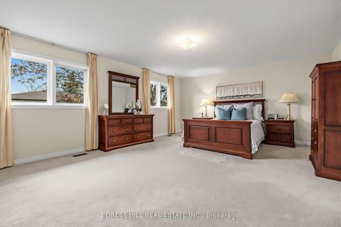 Photo 31 at 17 Lady Lynn Crescent, Doncrest, Richmond Hill