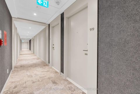 Photo 3 at 919 - 2020 Bathurst Street, Cedarvale, Toronto