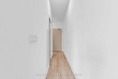 Photo 5 at 919 - 2020 Bathurst Street, Cedarvale, Toronto