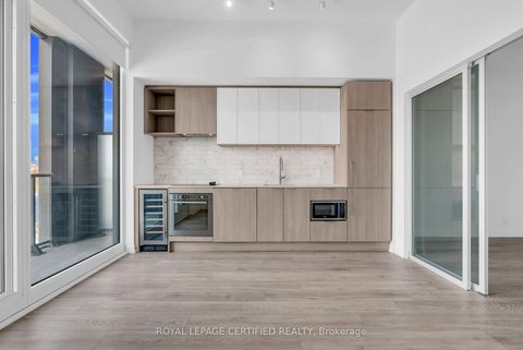 Photo 8 at 919 - 2020 Bathurst Street, Cedarvale, Toronto