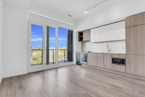 Photo 9 at 919 - 2020 Bathurst Street, Cedarvale, Toronto