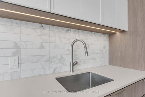 Photo 17 at 919 - 2020 Bathurst Street, Cedarvale, Toronto