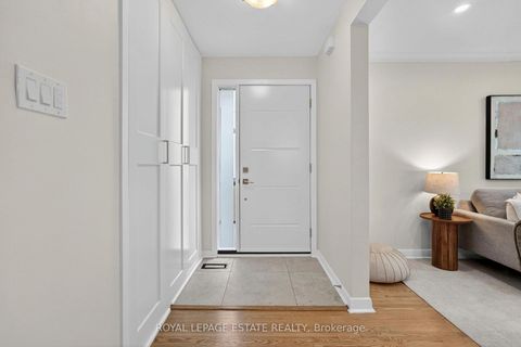 Photo 2 at 272 Searle Avenue, Bathurst Manor, Toronto
