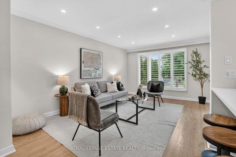 Photo 3 at 272 Searle Avenue, Bathurst Manor, Toronto