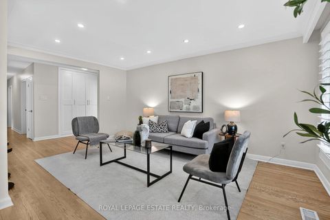 Photo 4 at 272 Searle Avenue, Bathurst Manor, Toronto