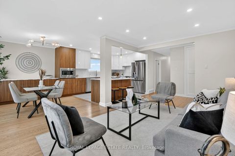 Photo 5 at 272 Searle Avenue, Bathurst Manor, Toronto