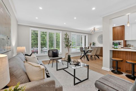 Photo 6 at 272 Searle Avenue, Bathurst Manor, Toronto