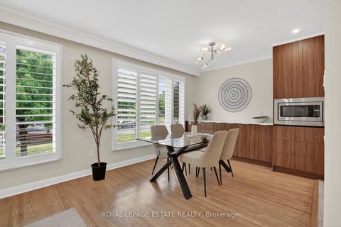 Photo 7 at 272 Searle Avenue, Bathurst Manor, Toronto