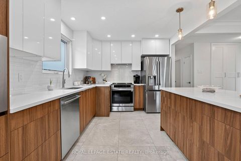 Photo 9 at 272 Searle Avenue, Bathurst Manor, Toronto