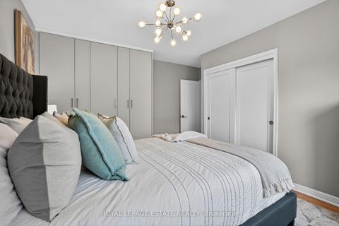 Photo 14 at 272 Searle Avenue, Bathurst Manor, Toronto