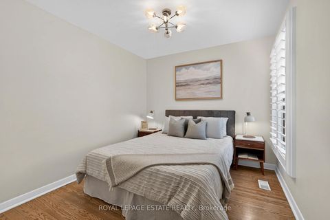 Photo 17 at 272 Searle Avenue, Bathurst Manor, Toronto