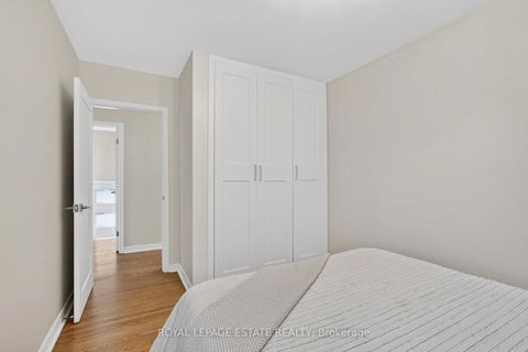 Photo 18 at 272 Searle Avenue, Bathurst Manor, Toronto