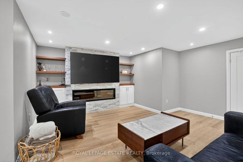 Photo 22 at 272 Searle Avenue, Bathurst Manor, Toronto