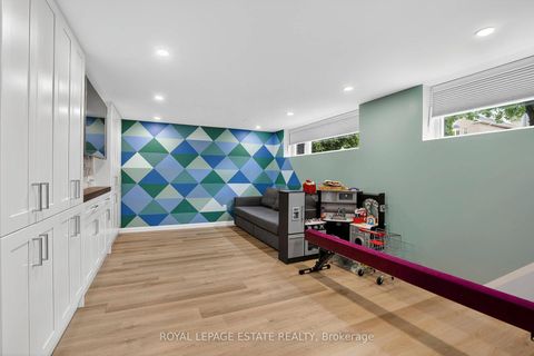 Photo 25 at 272 Searle Avenue, Bathurst Manor, Toronto