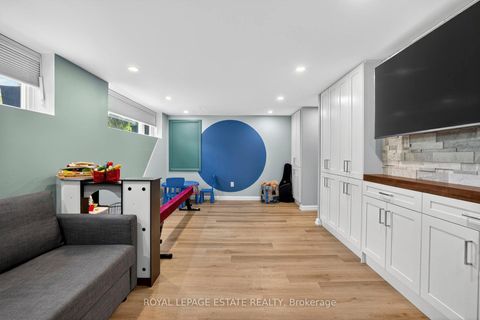 Photo 26 at 272 Searle Avenue, Bathurst Manor, Toronto