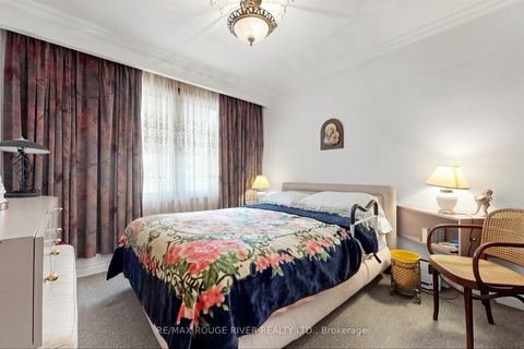 Photo 20 at 2 Faversham Crescent, West Deane, Toronto