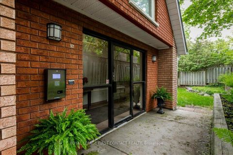 Photo 2 at 102 - 131 Clapperton Street, Wellington, Barrie