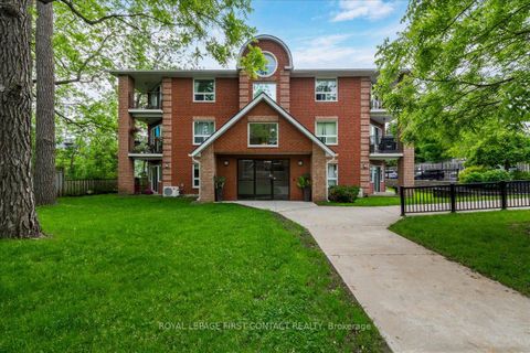 Photo 3 at 102 - 131 Clapperton Street, Wellington, Barrie