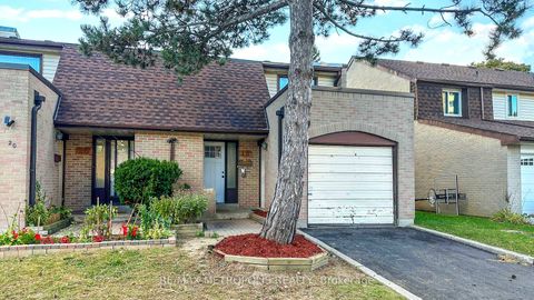 Photo 1 at 18 - 11 Livonia Place, Morningside, Toronto