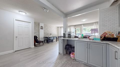Photo 12 at 18 - 11 Livonia Place, Morningside, Toronto