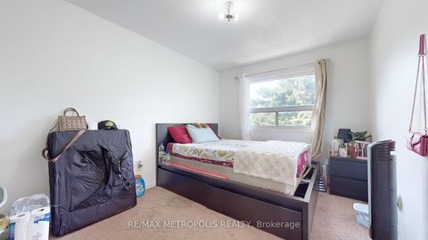Photo 18 at 18 - 11 Livonia Place, Morningside, Toronto
