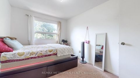Photo 19 at 18 - 11 Livonia Place, Morningside, Toronto