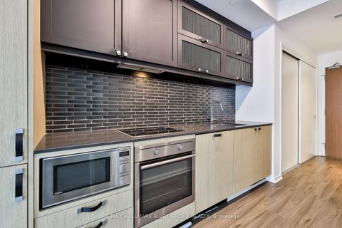 Photo 7 at 422 - 783 Bathurst Street, University, Toronto