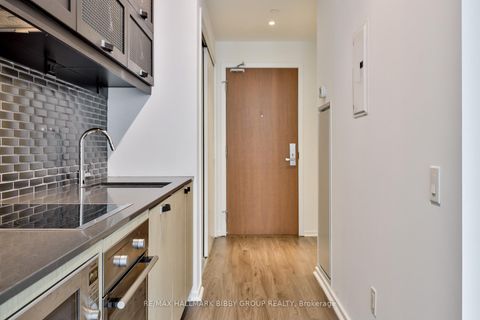Photo 8 at 422 - 783 Bathurst Street, University, Toronto