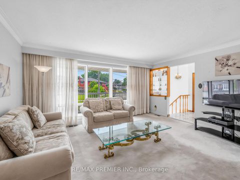 Photo 3 at 12 Goldcrest Boulevard, Rustic, Toronto