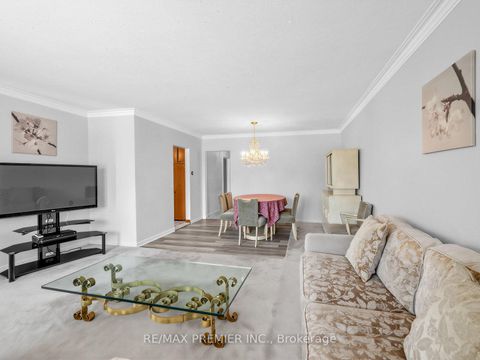 Photo 4 at 12 Goldcrest Boulevard, Rustic, Toronto