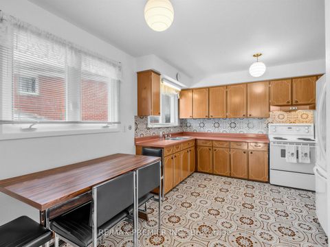 Photo 7 at 12 Goldcrest Boulevard, Rustic, Toronto