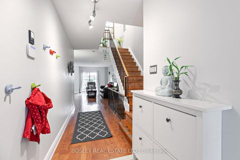 Photo 1 at 6 Markburn Court, West Deane, Toronto