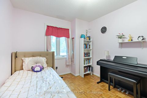 Photo 7 at 6 Markburn Court, West Deane, Toronto