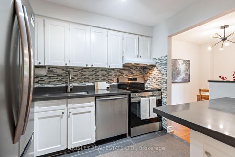 Photo 12 at 6 Markburn Court, West Deane, Toronto