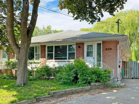 Photo 4 at 16 Dunboyne Court, Branson, Toronto