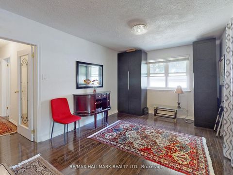 Photo 9 at 16 Dunboyne Court, Branson, Toronto