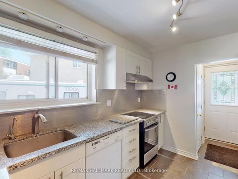 Photo 23 at 16 Dunboyne Court, Branson, Toronto