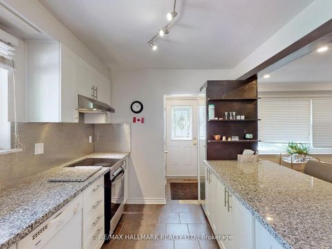 Photo 24 at 16 Dunboyne Court, Branson, Toronto