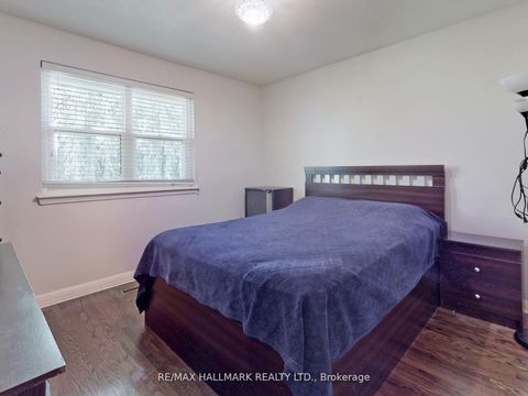 Photo 32 at 16 Dunboyne Court, Branson, Toronto