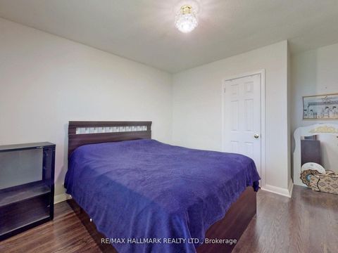 Photo 33 at 16 Dunboyne Court, Branson, Toronto